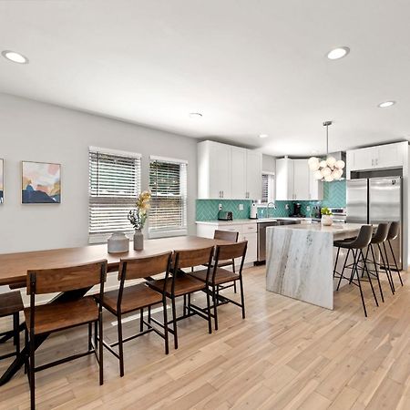 Large Modern Home Centrally Located With Hot Tub Atlanta Exterior photo